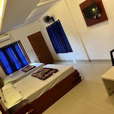 Dakshinakasi Guest House Thirunelly Buitenkant foto