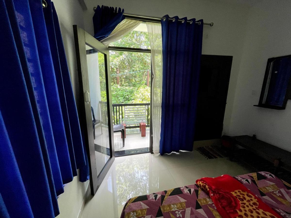 Dakshinakasi Guest House Thirunelly Buitenkant foto