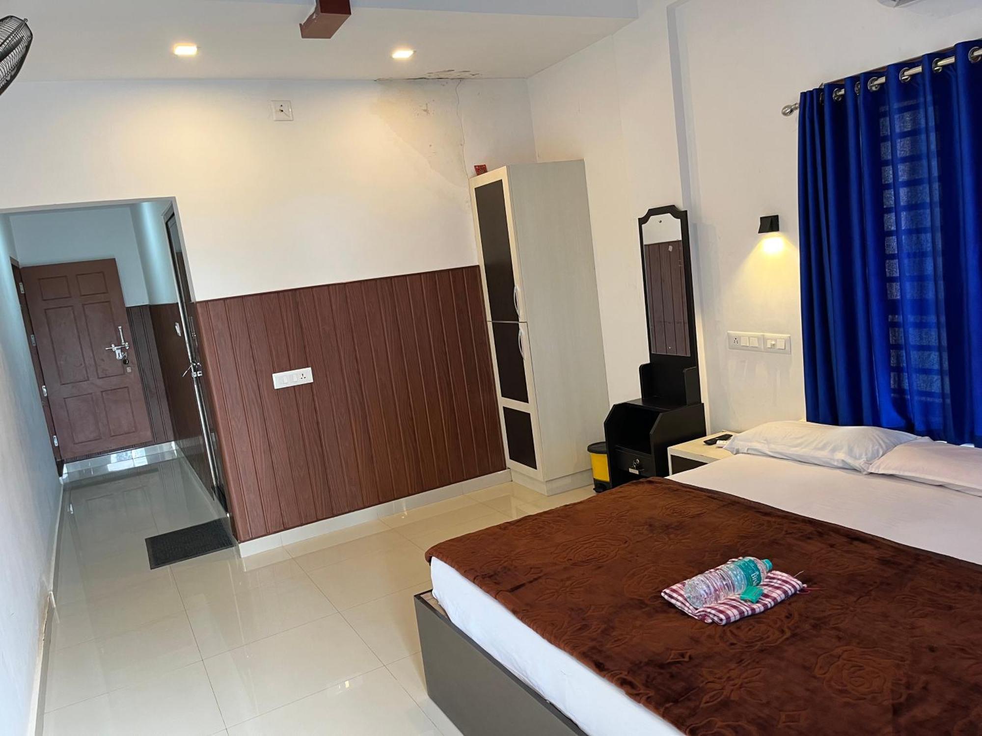 Dakshinakasi Guest House Thirunelly Buitenkant foto
